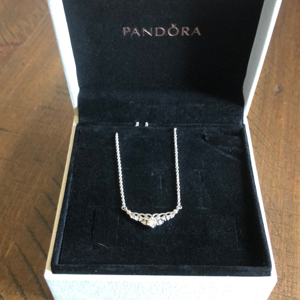 💝NWOT Pandora Fairytale Tiara Necklace